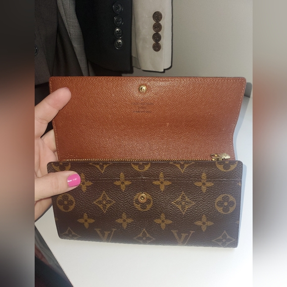 Sarah Wallet - Picture 2 of 8